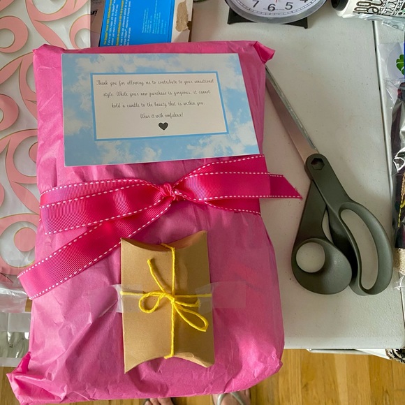 Hello👋Have confidence, I’m a Poshmark Ambassador. - Picture 3 of 17